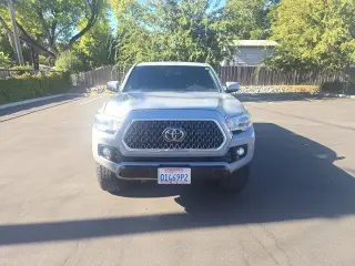 Toyota Tacoma 2018 4x4 TRD Off-Road 4dr Double Cab 5.0 ft SB 6A