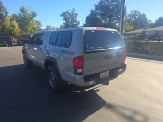 Toyota Tacoma 2018 4x4 TRD Off-Road 4dr Double Cab 5.0 ft SB 6A