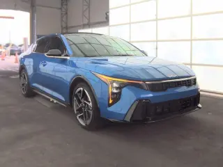 Kia K4 2025 Sedán de 4 puertas GT-Line