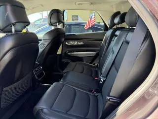 Genesis GV70 2023 Tracción en las cuatro ruedas 2.5T Estándar SUV de 4 puertas