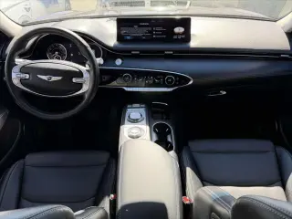 Genesis GV70 2023 Tracción en las cuatro ruedas 2.5T Estándar SUV de 4 puertas