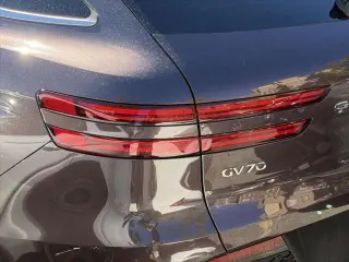 Genesis GV70 2023 Tracción en las cuatro ruedas 2.5T Estándar SUV de 4 puertas
