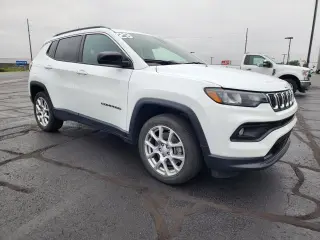 Jeep Compass 2023 4x4 Latitude Lux SUV de 4 puertas