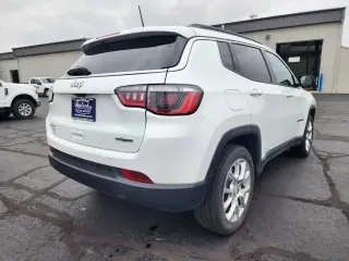 Jeep Compass 2023 4x4 Latitude Lux SUV de 4 puertas