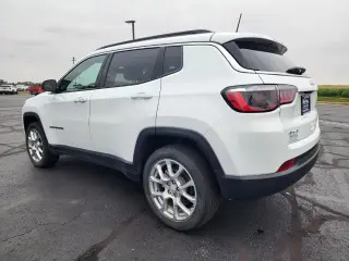 Jeep Compass 2023 4x4 Latitude Lux SUV de 4 puertas