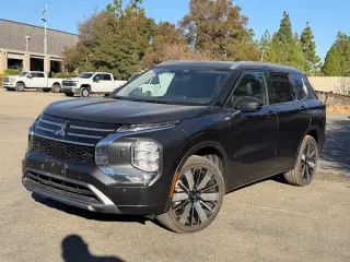 Mitsubishi Outlander 2025 SUV de 4 puertas SEL con tracción en las cuatro ruedas (AWD)