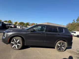 Mitsubishi Outlander 2025 SUV de 4 puertas SEL con tracción en las cuatro ruedas (AWD)