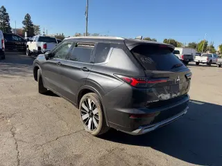 Mitsubishi Outlander 2025 SUV de 4 puertas SEL con tracción en las cuatro ruedas (AWD)
