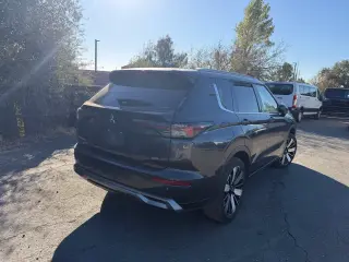 Mitsubishi Outlander 2025 SUV de 4 puertas SEL con tracción en las cuatro ruedas (AWD)
