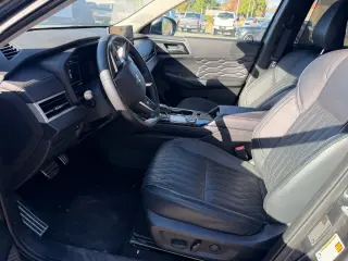 Mitsubishi Outlander 2025 SUV de 4 puertas SEL con tracción en las cuatro ruedas (AWD)