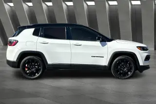 Jeep Compass 2022 Latitude 4dr SUV