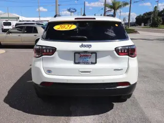 Jeep Compass 2021 Latitude SUV de 4 puertas