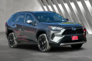 Toyota RAV4 Híbrido 2024 AWD SE SUV de 4 puertas