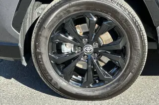 Toyota RAV4 Híbrido 2024 AWD SE SUV de 4 puertas