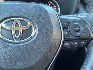 Toyota RAV4 2024 XLE Premium SUV de 4 puertas