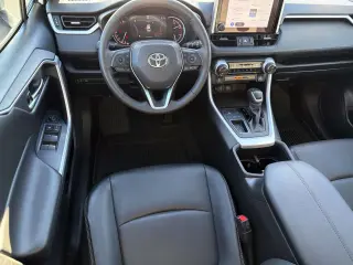 Toyota RAV4 2024 XLE Premium SUV de 4 puertas