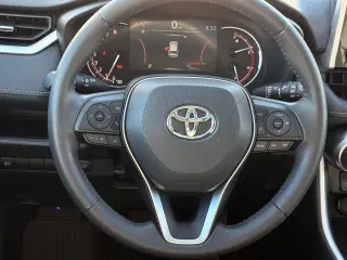 Toyota RAV4 2024 XLE Premium SUV de 4 puertas