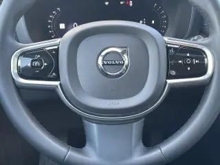 Volvo XC60 2023 AWD B5 Ultimate Bright Theme 4dr SUV