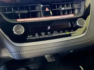 Toyota Corolla Hybrid 2025 SE 4dr Sedán
