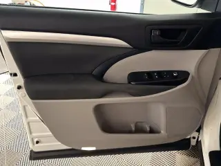 Toyota Highlander 2016 LE 4dr SUV (3.5L V6)
