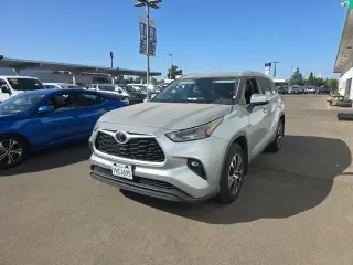 Toyota Highlander 2023 AWD XLE 4dr SUV