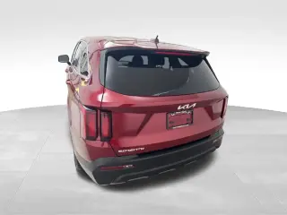 Kia Sorento 2023 LX 4dr SUV