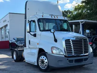 2015 Freightliner CASCADIA