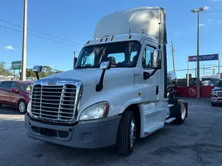 2015 Freightliner CASCADIA