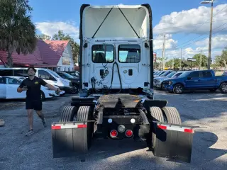 2015 Freightliner CASCADIA
