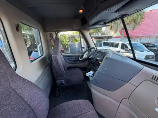 2015 Freightliner CASCADIA
