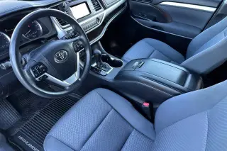 Toyota Highlander 2017 LE 4 SUV (2.7L I4)