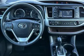 Toyota Highlander 2017 LE 4 SUV (2.7L I4)