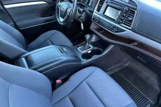 Toyota Highlander 2017 LE 4 SUV (2.7L I4)