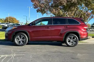 Toyota Highlander 2017 LE 4 SUV (2.7L I4)