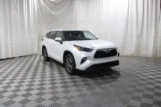 Toyota Highlander 2024 XLE 4dr SUV