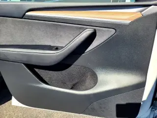 Tesla Model Y 2024 AWD Long Range 4dr Crossover