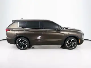 Mitsubishi Outlander 2024 SEL 4dr SUV