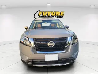 Nissan Pathfinder 2024 Platino 4 SUV