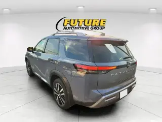 Nissan Pathfinder 2024 Platino 4 SUV