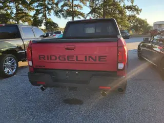 Honda Ridgeline 2024 AWD Black Edition 4dr Crew Cab 5.3 ft. SB