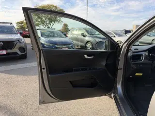Sedán Kia Rio 2022 S 4 puertas