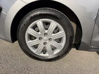 Sedán Kia Rio 2022 S 4 puertas