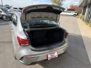 Sedán Kia Rio 2022 S 4 puertas