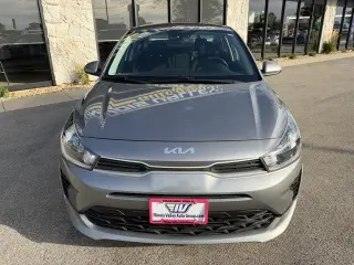 Sedán Kia Rio 2022 S 4 puertas
