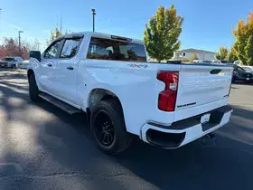 Chevrolet Silverado 1500 2021 4x4 Custom 4dr Crew Cab 5.8 ft. SB