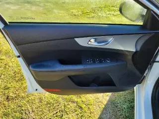 Kia Forte 2023 LXS Sedán 4 puertas