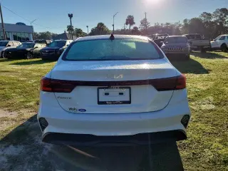 Kia Forte 2023 LXS Sedán 4 puertas