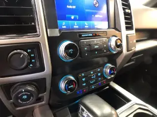 Ford F-150 2020 4x4 Lariat 4dr SuperCrew 5.5 ft. SB