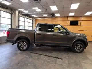 Ford F-150 2020 4x4 Lariat 4dr SuperCrew 5.5 ft. SB