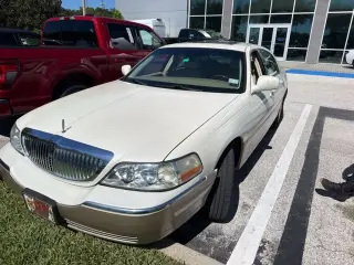 Lincoln Town Car 2006 Serie Designer Sedán de 4 puertas